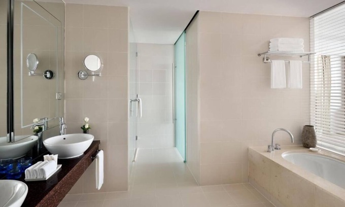 Dubai Festival City Casa | Luxury King or Twin Room Near Dubai Festival Mall