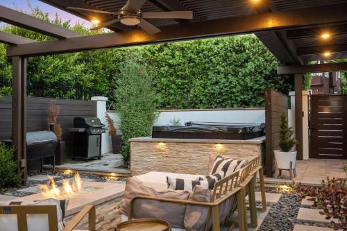 Village of La Jolla Casa | Luxury La Jolla Home with Jacuzzi