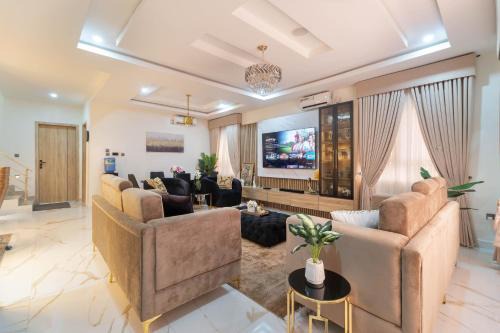 Ofin Apartamento | Luxury Lagos Apartment with 3 Bedrooms
