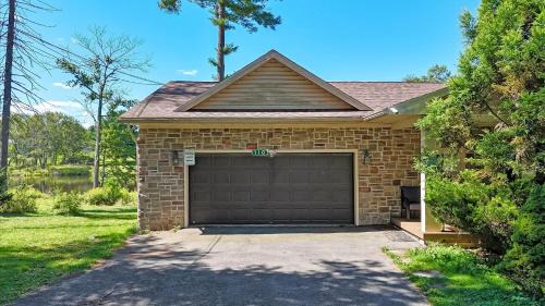 Blakeslee Casa | Luxury Lake Front Camelot Villa
