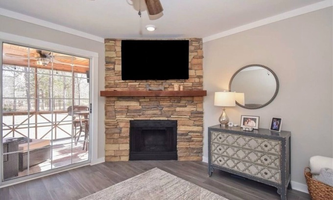 Dadeville Condominio | Luxury Lake Martin Condo
