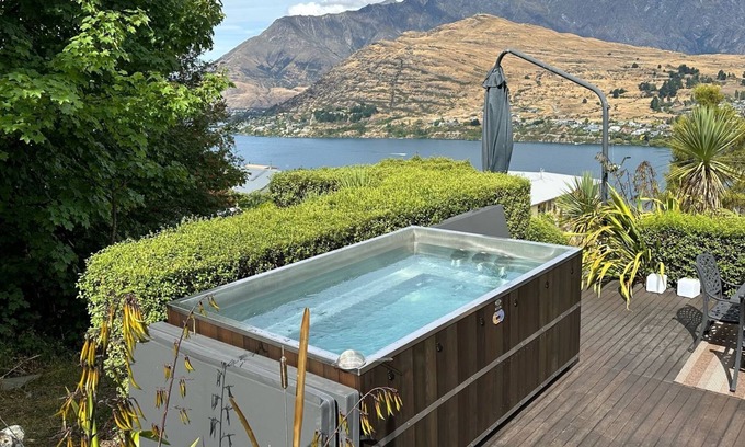 Queenstown Casa | Luxury Lake View Retreat with Hot Tub