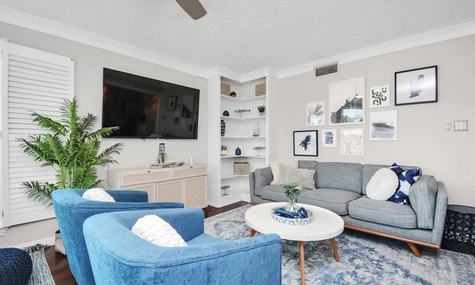 April Sound Casa | Luxury Lakefront - Game Room - 7 beds - Hot tub - Kayaks - Dock