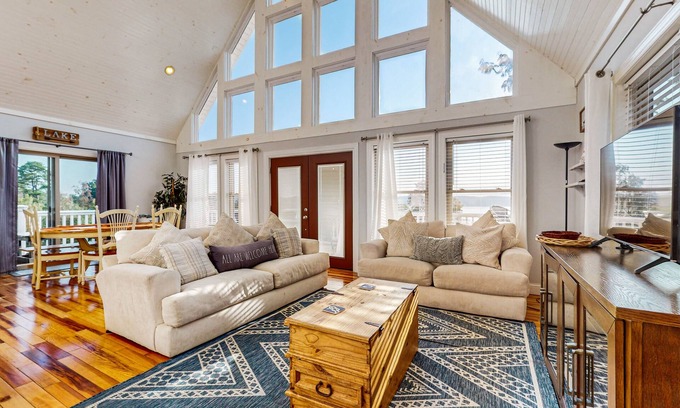 Dandridge Casa | Luxury lakefront home w/free attraction tickets, hot tub, dock, Ping-Pong, decks