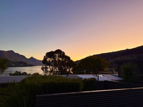 Frankton Casa | Luxury Lakeside Landing