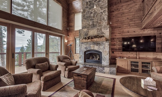 Lake Forest Casa | Lake Tahoe Lakeside Luxury Home