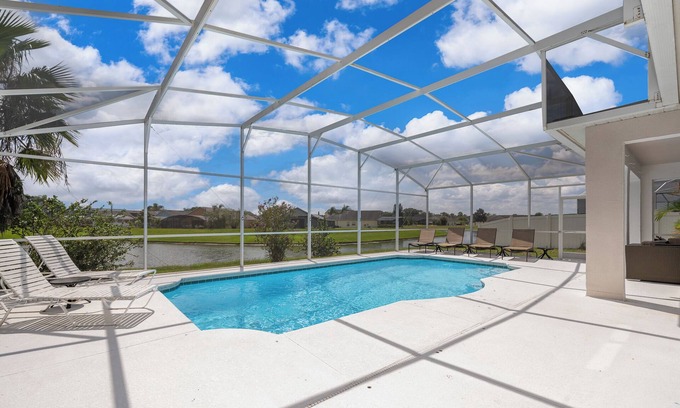 Crescent Lakes Casa | Luxury Lakeview Home Near Disney