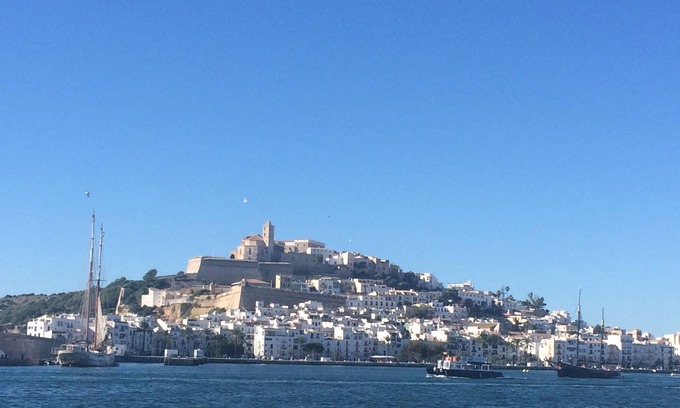 Ibiza Town Apartamento | Apartamento de lujo de 3 dormitorios, con vistas a Marina Botafoch y Dalt Vila
