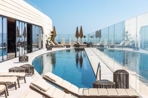Paceville Apartamento | Luxury Little Gem Mercury Tower with Rooftop Pool By Arcobnb