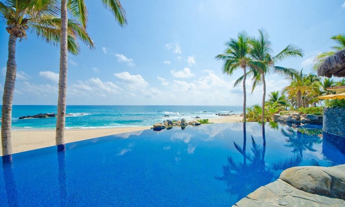 Rancho Cerro Colorado Casa | Luxury Living by the Pool, Cabo San Lucas Mansion 1004