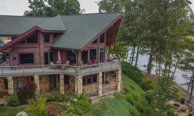 Hiawassee Casa | Vida de lujo! Casa frente al lago con muelle, kayaks, fogatas, pesca, vistas al monte