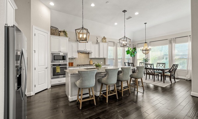 Boerne Casa | Luxury, location and amenities! Nice home, located near Boerne & Six Flags!