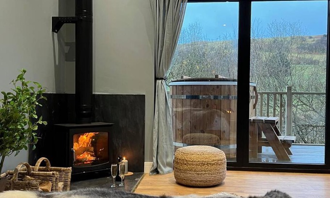 Llanbrynmair Chalet De Esquí | Luxury Lodge In The Treetops