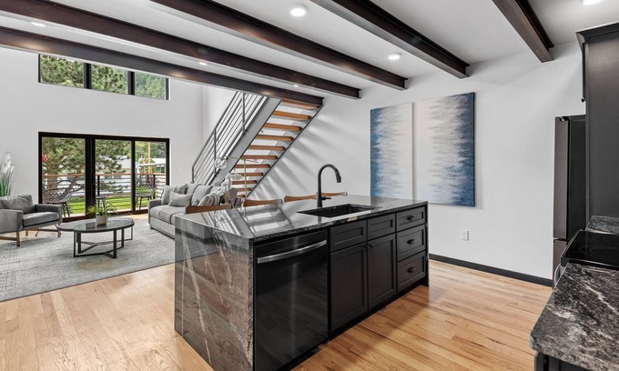 Hill City Apartamento | Luxury Loft 3 on Main Street