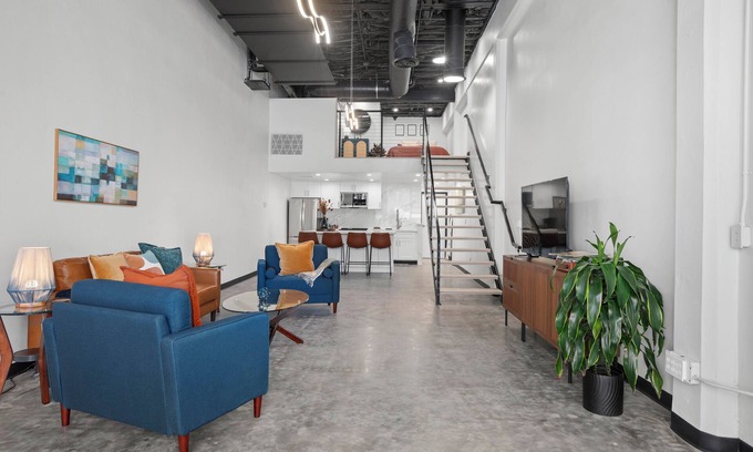 Cortez Hill Apartamento | LUXURY Loft- Across the street from Balboa Park & Zoo, Little Italy & Petco Park