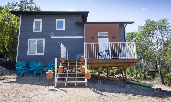 Manitou Beach Casa | LUXURY LOFT COTTAGE IN MANITOU BEACH