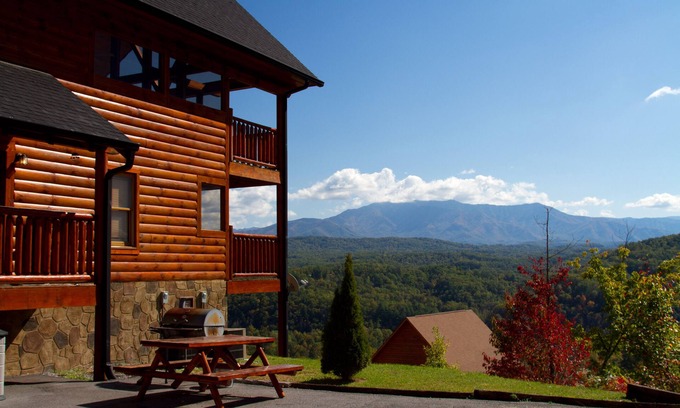Gatlinburg - Pigeon Forge Cabina | Cabaña de madera de lujo con vistas panorámicas a la montaña Smokey de un millón de dólares