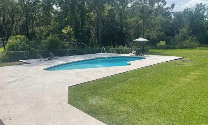 Northside Casa | Luxury Mansion w/ Putting Green and Lavish Pool