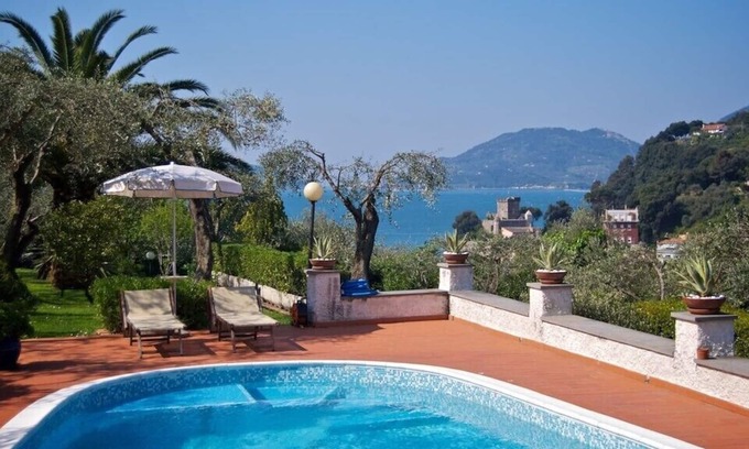San Terenzo Apartamento | VILLA DE LUJO MEDITERRÁNEO CON PISCINA PRIVADA