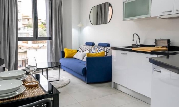 Torremolinos Apartamento | Luxury Meets Convenience: Contemporary Apartment in the Heart of Torremolinos