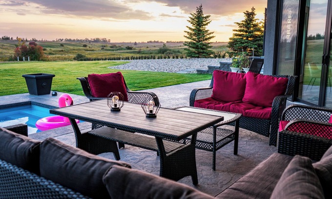 White City Casa | "Luxury Meets Nature: Trendy 2-Bedroom Studio in Scenic Oasis