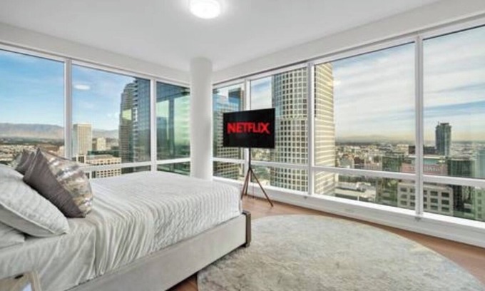 Vernon Apartamento | Luxury Modern 2-bedroom apartment Home in Los Angeles w/ WiFi + Central Ac