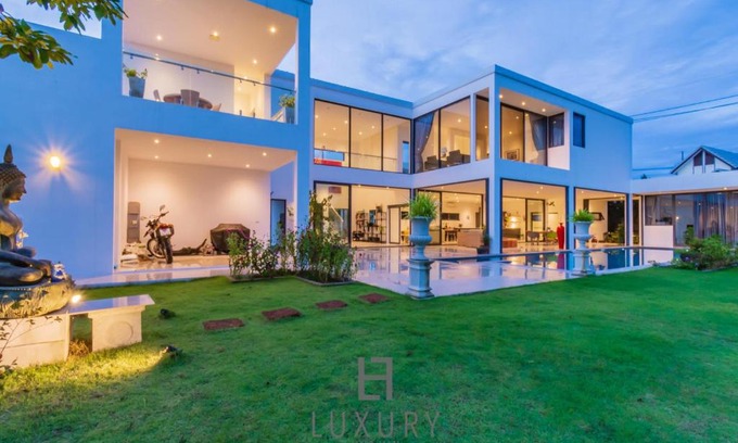 Hua Hin Villa | Luxury Modern 4 Bedroom Resort Pool Villa LL110