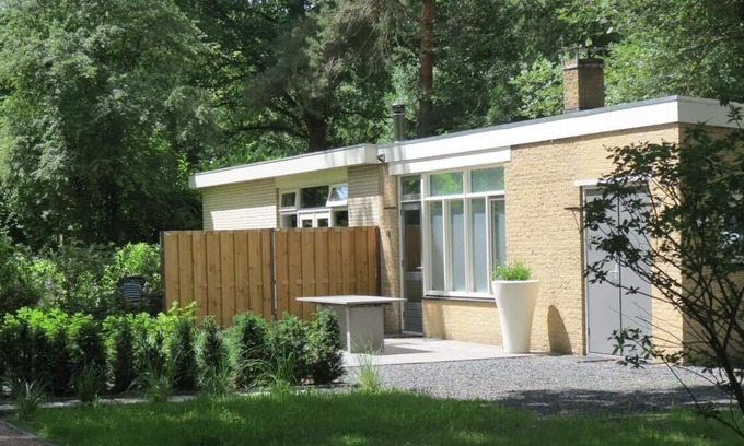 Zelhem Casa | Bungalow moderno de lujo rodeado de tranquilidad, privacidad y naturaleza.