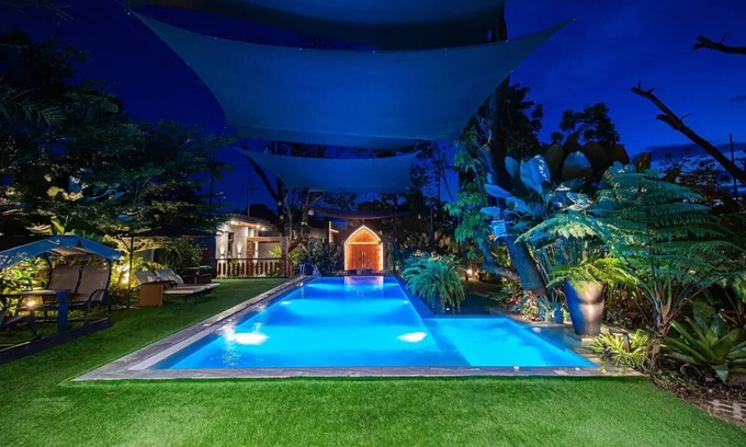 Pulilan Complejo | Luxury Modern Cabin in Bulacan w/ Pool Near Manila