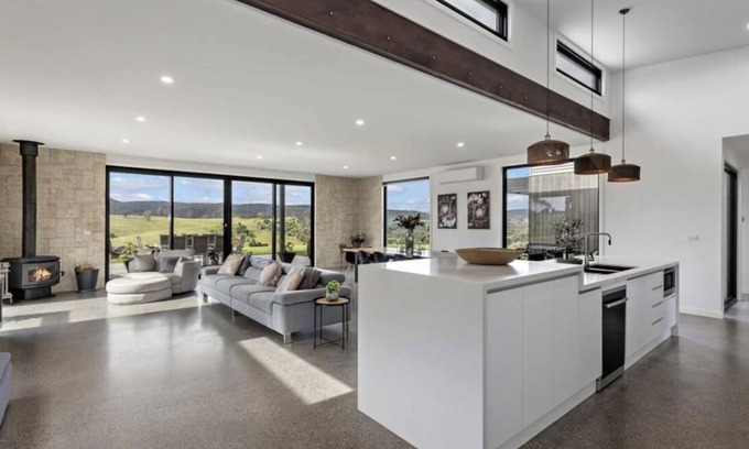 Greendale Casa | Luxury Modern Farm stay with Country Living