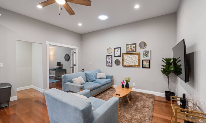 Prescott Casa | / Luxury Modern Home in Oakland with AC & WFH /