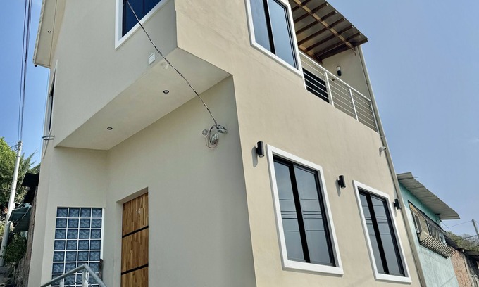 La Libertad Casa | Luxury modern home with ocean balcony view