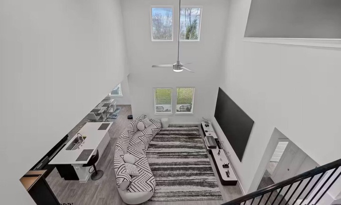 Rosenberg Casa | Luxury Modern & Spacious Retreat