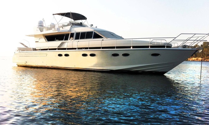 Glyfada Alquiler De Eote | MOTOR DE LUJO YATE DE POSILLIPO TECNICO 64ft!