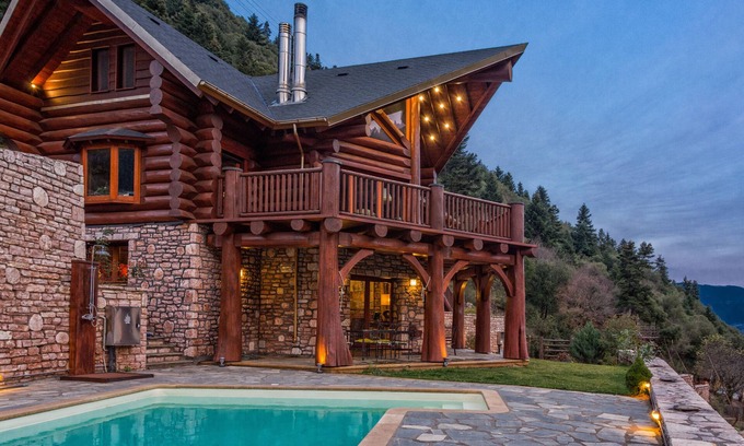 Karpenisi Chalet De Esquí | Luxury mountain Chalet, with private sauna and outdoor pool