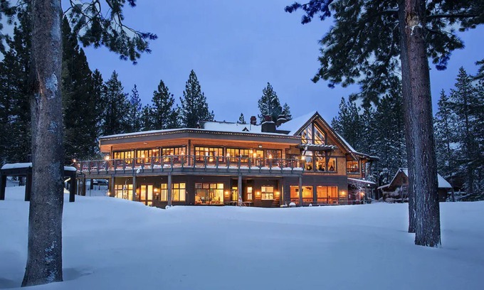Truckee Casa | Luxury Mountain Lodge - 5BR w/hot tub, game room & resort-level amenities
