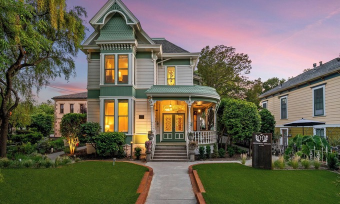Napa Casa | Luxury Napa Downtown Estate With Pool/Hot Tub