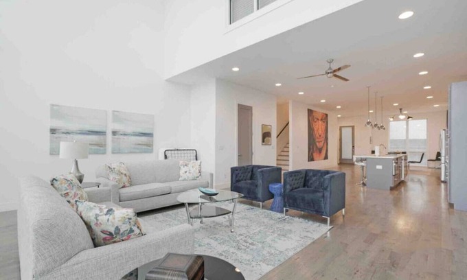 Berry Hill Casa | Luxury New Build / Near Broadway!