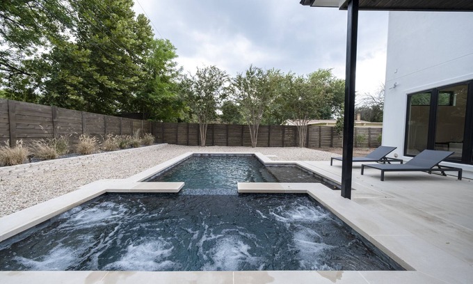Galindo Casa | Luxury New Home, Private Pool/Spa, Sleeps 10 all King, Cold Plunge, 4 min to Dt