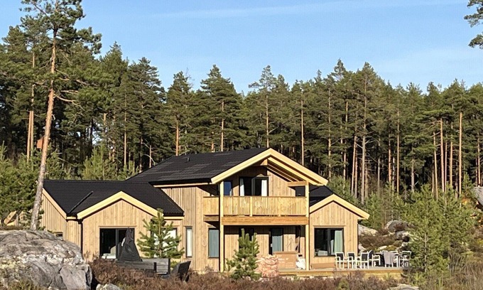 Kviteseid Casa | Luxury new villa 4 bathrooms, sauna and 5 bedrooms in Norwegian nature.