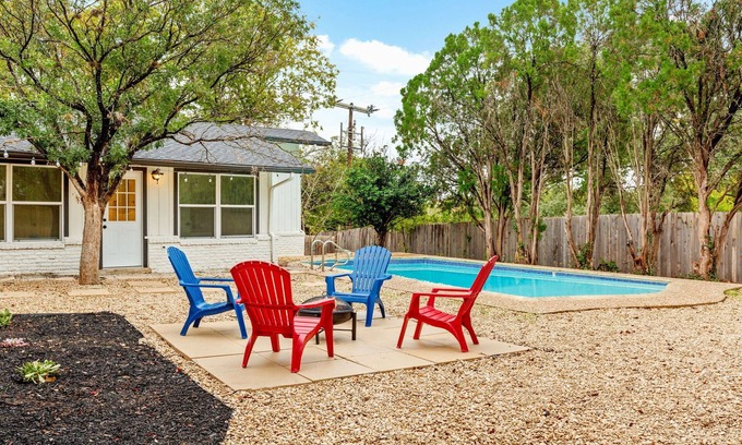 Oakwell Farms Casa | Luxury Newly Renovated Home w/Private Pool+Fire Pit+BBQ Near Downtown&Airport