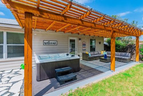 Wetmore Casa | Luxury Oasis Hot-tub, Games & Bbq By Fiesta Tx