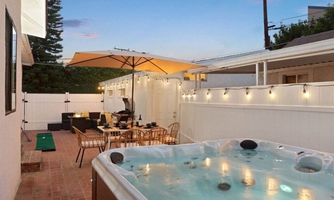 Clarkdale Casa | Luxury Oasis in Culver city!Free Parking & Jacuzzi
