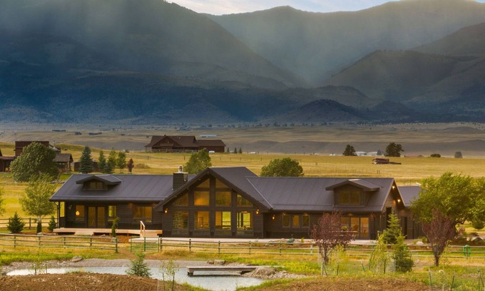 Livingston Casa | Luxury Oasis Near Yellowstone, Spacious 4-Bedroom Home, pond, Guest House