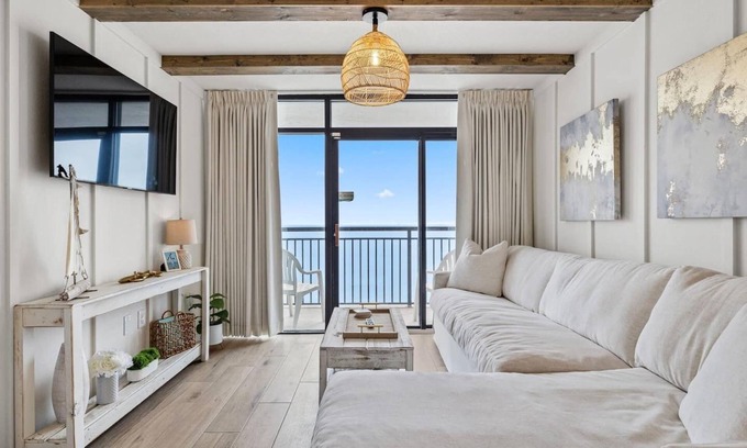 Windy Hill Apartamento | Luxury Ocean Front by Barefoot Landing - Great Resort w/tons of amenities!