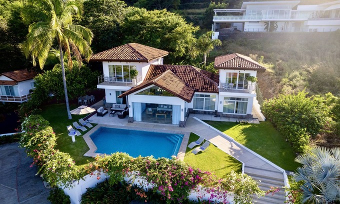 El Ocotal Villa | Villa con vista al mar/5 habitaciones y limpieza diaria
