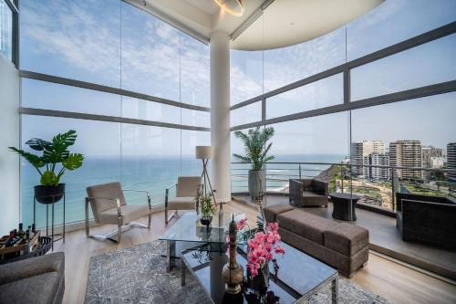 Armendariz Apartamento | Luxury Ocean View Penthouse with Pool in Miraflores