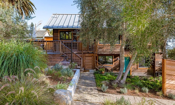 Summerland Casa | Luxury Ocean View Summerland House & Loft