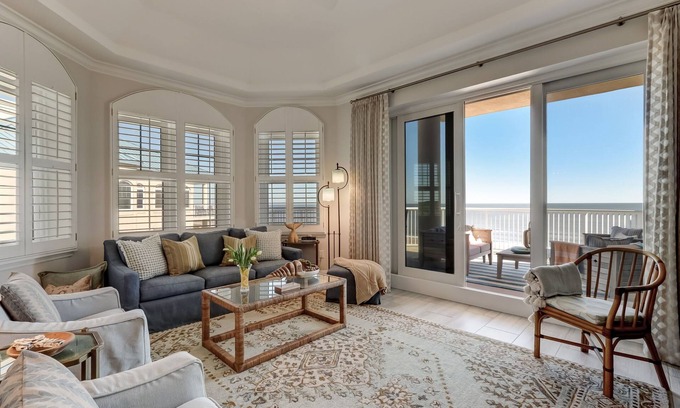 Amelia City Condominio | Luxury Oceanfront Penthouse | 3 King Beds | Professionally Decorated | Expansive Oceanfront Views