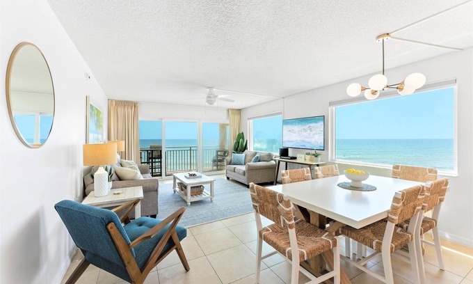 Satellite Beach Condominio | Ático Unidad de esquina frente al mar ~ Mejor vista ~ Bañera de hidromasaje privada
